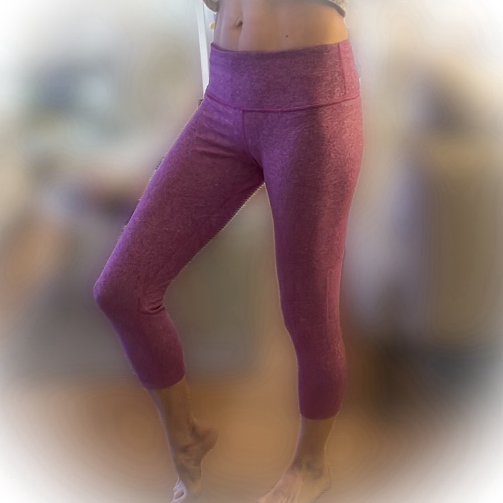 💕Lululemon Wunder Under Heathered Pink Cropped Workout Leggings💕